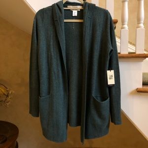 Max Studio Women’s NWT 100% Cashmere Sweater